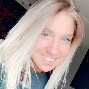 Meet your Posher, Alexi